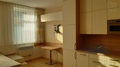 OV 1+kk BrnoŽidenice, ul. Filipínského, CP 41,2 m2, 1.NP/3, šatna, podíl na zahradě a dvorku, byt i dům po kompletní rekonstrukci, zařízený, cena 14000 CZK / objekt / měsíc, nabízí