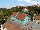 INVESTIČNÍ PERLA NA PŘEDMĚSTÍ BRNA: BYTOVÝ DŮM ROSICE - VÝNOS 3,5 MIL. KČ ROČNĚ S POTENCIÁLEM RŮSTU !
