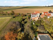 Prodej stavebního pozemku 640 m2 - Ořechov, ul. Jeřábkova