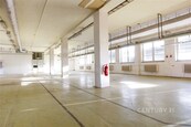 Výroba, sklad i kanceláře pod jednou střechou: 620 m2 v Brně u D1
