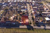Dům se třemi byty + stavební pozemek s vlastním vjezdem, cena 8550000 CZK / objekt, nabízí 