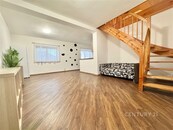 RD 4+kk, Nový Šaldorf, CP 227 m2, zahrada, terasa, sklad, parkování před domem, prostorný, po rekonstrukci