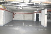 Garážové stání na ulici Křenová, 1.PP, plocha cca 16 m2, rozměry cca 5,7 x 2,8 m