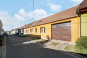 Rodinný dům 3+1 s velkým dvorem a zahradou ve Vracově - ideální k rekonstrukci dle vlastních představ, cena 4190000 CZK / objekt, nabízí 