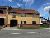 Dům s výhledem nejen na Pražský hrad a Karlštejn, ale také na Maltu a Libyi, cena 3190000 CZK / objekt, nabízí 