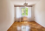 Světlý družstevní byt 2+1 s balkonem | 54 m2, Ulice Zrenjaninská, Teplice| možnost vytvořit si bydlení podle vlastních představ. Byt je vyklizený, ihned k dispozici a nabízí ideální příležitost pro vl, cena 1800000 CZK / objekt, nabízí 