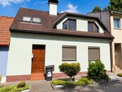 Pronájem krásného vybaveného domu 4+kk s pracovnou, vířivkou, zahradou, krbem, garáží a vinným sklepem - BrnoSlatina, ul. Hliník, cena 39000 CZK / objekt / měsíc, nabízí 