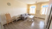 Bytová jednotka v rodinném domě, 1+kk, společná terasa a zahrada, sklep, klidní část, cena 1760000 CZK / objekt, nabízí 