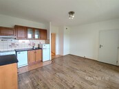 Pronájem bytu 2+kk, 41 m2 s krásným výhledem, novou lodžií a sklepem - Brno, Irkutská