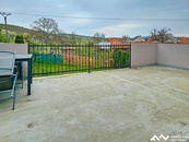 Bydlení jako v rodinném domě - ale bez starostí. Prostorný byt 4+kk s terasou, Blatnice pod Svatým Antonínkem, cena 4500000 CZK / objekt, nabízí 