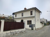 Pronájem kancelářských prostor, cena 25000 CZK / objekt / měsíc, nabízí První olomoucká realitní