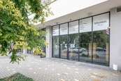 Pronájem, Prostory a objekty pro obchod a služby, Praha 8, cena 23940 CZK / objekt / měsíc, nabízí 