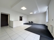 Pronájem, Prostory a objekty pro obchod a služby, Praha 5, cena 35000 CZK / objekt / měsíc, nabízí QARA s.r.o.