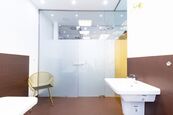 Pronájem kosmetického studia, 13 m2, Praha 8 - Karlín, cena 7500 CZK / objekt / měsíc, nabízí 