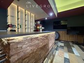 Pronájem komerčního prostoru (baru) 117 m2 se zahrádkou, cena 30000 CZK / objekt / měsíc, nabízí LIVEGROUP CZ s.r.o.