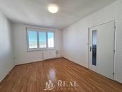 Pronájem byt 1+1, 35 m 2, OV, ul. M. Kopeckého, Chomutov., cena 8000 CZK / objekt / měsíc, nabízí 