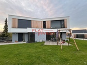 Novostavba rodinného domu o výměře 260 m2, dispozice 5+kk + garáž - Hlavní, Panenské Břežany, cena 18490000 CZK / objekt, nabízí