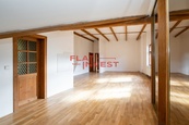 Prodej bytu 5+kk 162 m2, Melantrichova, Praha - Staré Město. Dům u Zlaté konvice z 15. století., cena cena v RK, nabízí 
