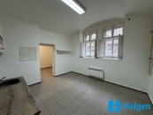 Pronájem kanceláře 28 m2, Praha - Smíchov, cena 12000 CZK / objekt / měsíc, nabízí 
