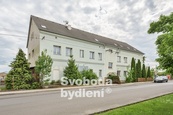 Doporučujeme rozlehlou stavbu cca 879m2 (plus půdy a sklep cca 555m2), pozemky celkem 1766m2, zastavěná plocha cca 678m2, Srbice, okres Teplice, cena 14900000 CZK / objekt, nabízí 