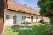 Doporučujeme původní dům se stodolou a s klidnou zahradou, 2+1 a zázemí, pozemek celkem 1.576m2, Chlumčany u Přeštic, ulice Na Vyšehradě, cena 4370000 CZK / objekt, nabízí 