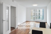 Doporučujeme k pronájmu byt v novostavbě, 2+kk 58,8m2 plus balkón 2,3m2, parkování, sklep, moderní projekt Sky Rezidence Bohdalec, ulice U Plynárny, Praha 10 - Michle, cena 24000 CZK / objekt / měsíc, nabízí 
