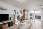 Doporučujeme řadový rodinný dům 5+kk s velkým zázemím, cca 222m2, se slunnou zahradou, pozemky cca 344 m2, ve vyhledávané lokalitě Prahy 10 - Kolovraty, cena 17900000 CZK / objekt, nabízí Svoboda bydlení s.r.o.