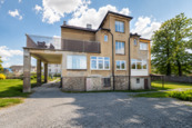 Velkorysý byt 4+1 se dvěma vstupy a investičním potenciálem | 170 m² | Zásmuky, cena 5400000 CZK / objekt, nabízí 