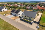 Exkluzivní novostavba 4+kk (bungalov) s vlastní saunou, terasou a zahradním domkem s garsonkou a garáží - Machová, cena 11900000 CZK / objekt, nabízí Good move