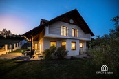 Exkluzivní rodinný dům v Nelahozevsi - komfort, jedinečné stavební řešení a skvělá lokalita., cena 16900000 CZK / objekt, nabízí 