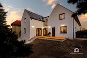 Exkluzivní byt 5+kk se zahradou, vlastním vjezdem a parkováním - Rezidence v Běchovicích, Praha 9, cena 18490000 CZK / objekt, nabízí KOPECKÝ RealEstate & Partners