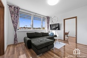 Světlý byt 2+1 s výhledem do přírody a prostorným sklepem na Barrandově, cena 7190000 CZK / objekt, nabízí KOPECKÝ RealEstate & Partners