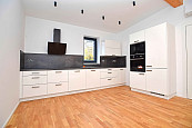 Pronájem rodinného domu 190 m², pozemek 285 m² Hillebrantova, Praha 5 - Košíře, cena 54900 CZK / objekt, nabízí 