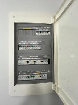 foto02_11486628_95bk.jpg