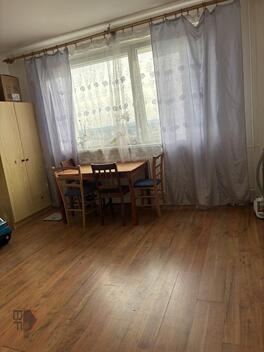 foto02_11462032_tav00.jpg