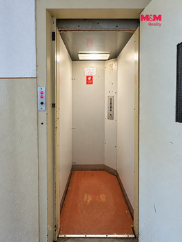 957/foto12_11566090_fivd8.jpg